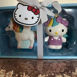 NWT: hello kitty and pony salt and pepper shakers